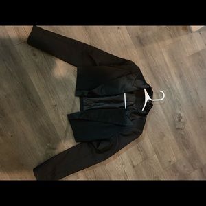 Cropped black blazer